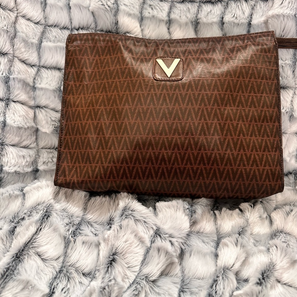 Mario Valentino Clutch